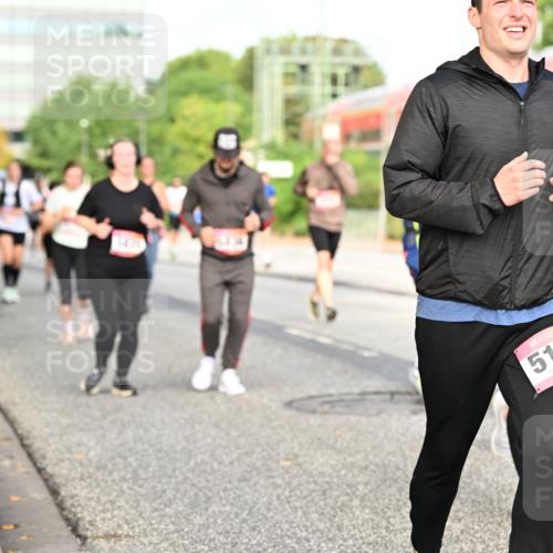 06.09.2026 - CURREX Alsterlauf Dr. Thomas Lammeyer http://msf.ph/oto/10138907 06.09.2026 10:05:33 Laufen 5125 meine-sportfotos.de