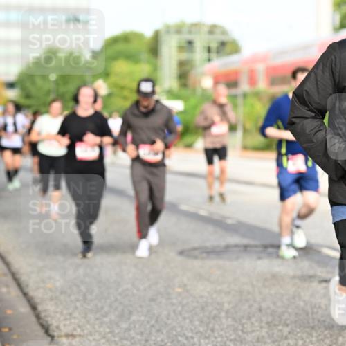 06.09.2026 - CURREX Alsterlauf Dr. Thomas Lammeyer http://msf.ph/oto/10138910 06.09.2026 10:05:34 Laufen 512, 0 meine-sportfotos.de