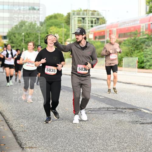 06.09.2026 - CURREX Alsterlauf Dr. Thomas Lammeyer http://msf.ph/oto/10138916 06.09.2026 10:05:34 Laufen 5758, 5835, 5836, 5084, 413 meine-sportfotos.de