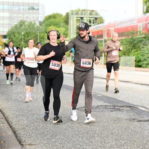 06.09.2026 - CURREX Alsterlauf Dr. Thomas Lammeyer http://msf.ph/oto/10138917 06.09.2026 10:05:34 Laufen 5758, 5835, 5836, 5084, 413 meine-sportfotos.de