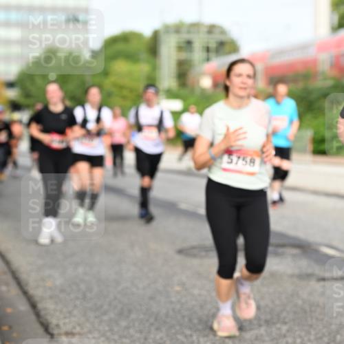 06.09.2026 - CURREX Alsterlauf Dr. Thomas Lammeyer http://msf.ph/oto/10138936 06.09.2026 10:05:37 Laufen 5758 meine-sportfotos.de
