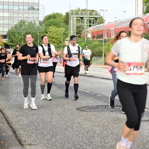 06.09.2026 - CURREX Alsterlauf Dr. Thomas Lammeyer http://msf.ph/oto/10138941 06.09.2026 10:05:37 Laufen 2707, 5357, 4252, 5241, 6466, 3787, 2785, 3055, 5758 meine-sportfotos.de