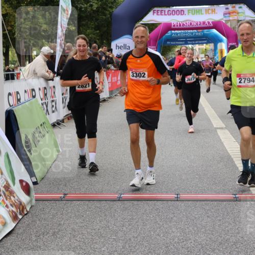06.09.2026 - CURREX Alsterlauf Strokosch-Dieckow http://msf.ph/oto/10139004 06.09.2026 10:15:15 Ziel 2621, 2737, 2789, 2794, 2871, 2938, 3023, 3027, 3302, 3454, 3627, 4640, 4645, 5439, 5457, 5630, 5931, 5966, 6408 meine-sportfotos.de