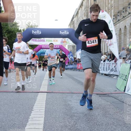 06.09.2026 - CURREX Alsterlauf Yannick Fuchs http://msf.ph/oto/10139017 06.09.2026 09:45:50 Ziel 2054, 3956, 4341, 4372, 4828, 4982, 5123, 6072, 6113, 6186, 6449, 8193, 8228 meine-sportfotos.de