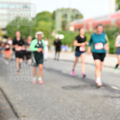06.09.2026 - CURREX Alsterlauf Dr. Thomas Lammeyer http://msf.ph/oto/10139055 06.09.2026 10:05:49 Laufen  meine-sportfotos.de