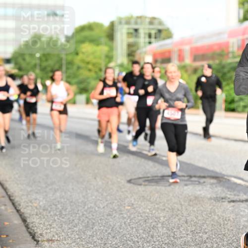 06.09.2026 - CURREX Alsterlauf Dr. Thomas Lammeyer http://msf.ph/oto/10139094 06.09.2026 10:05:53 Laufen 6487 meine-sportfotos.de