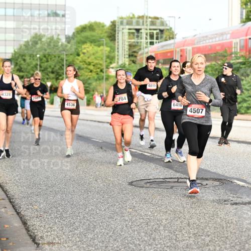 06.09.2026 - CURREX Alsterlauf Dr. Thomas Lammeyer http://msf.ph/oto/10139100 06.09.2026 10:05:54 Laufen 4328, 2607, 4536, 784, 4815, 6410, 4507 meine-sportfotos.de