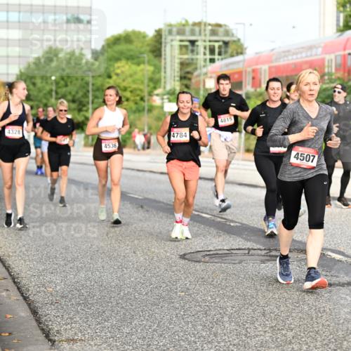 06.09.2026 - CURREX Alsterlauf Dr. Thomas Lammeyer http://msf.ph/oto/10139103 06.09.2026 10:05:54 Laufen 4328, 4536, 4784, 4815, 4507 meine-sportfotos.de