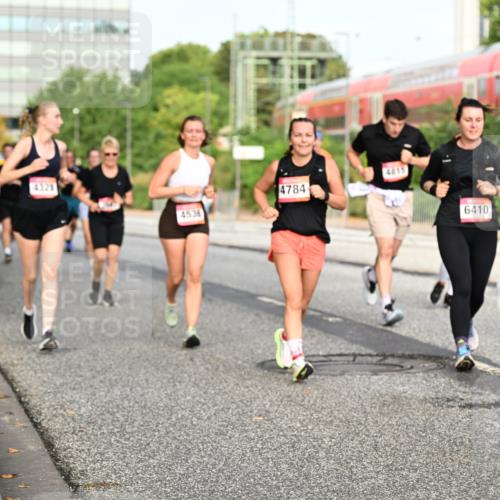 06.09.2026 - CURREX Alsterlauf Dr. Thomas Lammeyer http://msf.ph/oto/10139113 06.09.2026 10:05:55 Laufen 4328, 4784, 4815, 6410, 579, 4507 meine-sportfotos.de