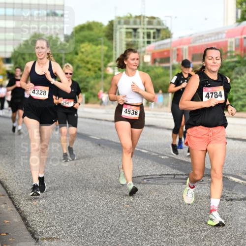06.09.2026 - CURREX Alsterlauf Dr. Thomas Lammeyer http://msf.ph/oto/10139125 06.09.2026 10:05:56 Laufen 4328, 2607, 4536, 4784, 4815 meine-sportfotos.de