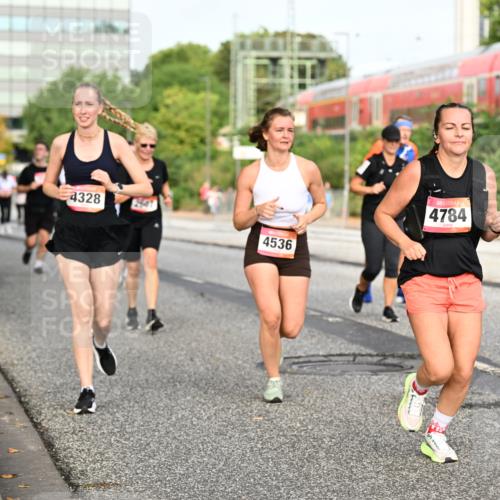 06.09.2026 - CURREX Alsterlauf Dr. Thomas Lammeyer http://msf.ph/oto/10139126 06.09.2026 10:05:56 Laufen 4328, 4536, 4784, 3, 4815 meine-sportfotos.de