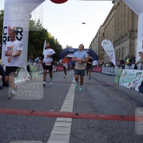 06.09.2026 - CURREX Alsterlauf Yannick Fuchs http://msf.ph/oto/10139127 06.09.2026 09:45:51 Ziel 2054, 3956, 4341, 4372, 4828, 4982, 5123, 6072, 6113, 6186, 8193, 8228 meine-sportfotos.de
