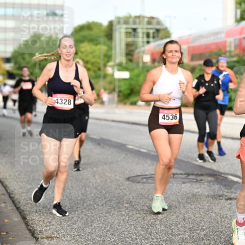 06.09.2026 - CURREX Alsterlauf Dr. Thomas Lammeyer http://msf.ph/oto/10139132 06.09.2026 10:05:57 Laufen 4328, 4536 meine-sportfotos.de