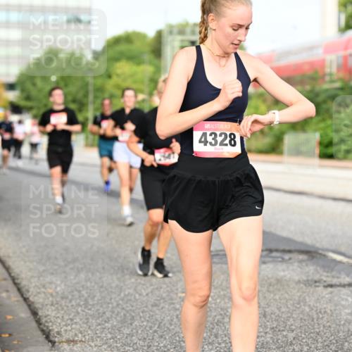 06.09.2026 - CURREX Alsterlauf Dr. Thomas Lammeyer http://msf.ph/oto/10139145 06.09.2026 10:05:58 Laufen 4328 meine-sportfotos.de