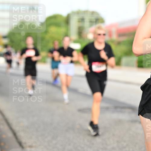 06.09.2026 - CURREX Alsterlauf Dr. Thomas Lammeyer http://msf.ph/oto/10139153 06.09.2026 10:05:59 Laufen 432 meine-sportfotos.de