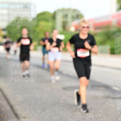 06.09.2026 - CURREX Alsterlauf Dr. Thomas Lammeyer http://msf.ph/oto/10139154 06.09.2026 10:05:59 Laufen  meine-sportfotos.de