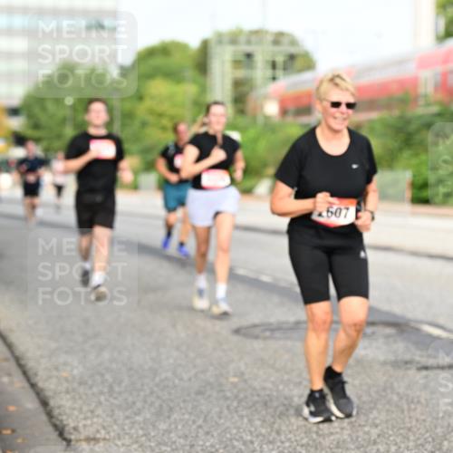 06.09.2026 - CURREX Alsterlauf Dr. Thomas Lammeyer http://msf.ph/oto/10139155 06.09.2026 10:05:59 Laufen 607 meine-sportfotos.de