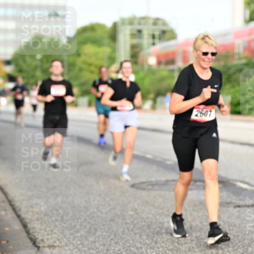 06.09.2026 - CURREX Alsterlauf Dr. Thomas Lammeyer http://msf.ph/oto/10139157 06.09.2026 10:05:59 Laufen 2607 meine-sportfotos.de