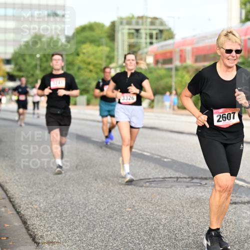 06.09.2026 - CURREX Alsterlauf Dr. Thomas Lammeyer http://msf.ph/oto/10139161 06.09.2026 10:05:59 Laufen 3326, 2607 meine-sportfotos.de