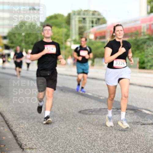 06.09.2026 - CURREX Alsterlauf Dr. Thomas Lammeyer http://msf.ph/oto/10139172 06.09.2026 10:06:01 Laufen 3326 meine-sportfotos.de