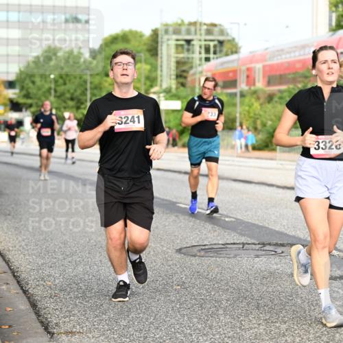 06.09.2026 - CURREX Alsterlauf Dr. Thomas Lammeyer http://msf.ph/oto/10139176 06.09.2026 10:06:01 Laufen 3241, 3326 meine-sportfotos.de
