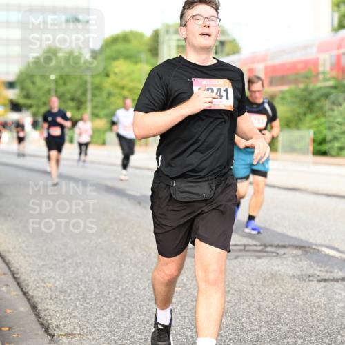 06.09.2026 - CURREX Alsterlauf Dr. Thomas Lammeyer http://msf.ph/oto/10139182 06.09.2026 10:06:02 Laufen 241 meine-sportfotos.de