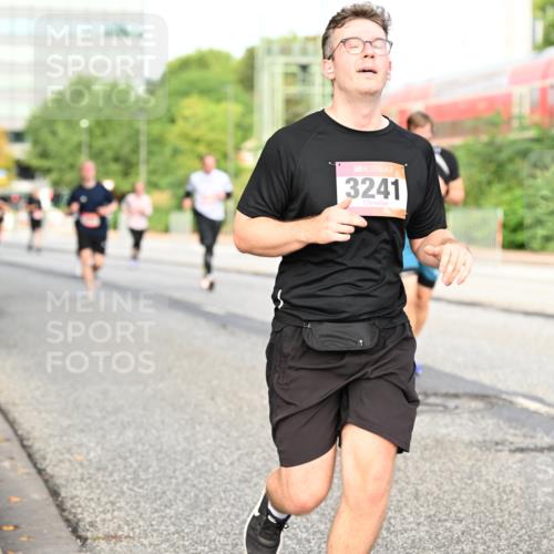 06.09.2026 - CURREX Alsterlauf Dr. Thomas Lammeyer http://msf.ph/oto/10139183 06.09.2026 10:06:02 Laufen 3241 meine-sportfotos.de