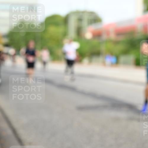 06.09.2026 - CURREX Alsterlauf Dr. Thomas Lammeyer http://msf.ph/oto/10139193 06.09.2026 10:06:03 Laufen  meine-sportfotos.de