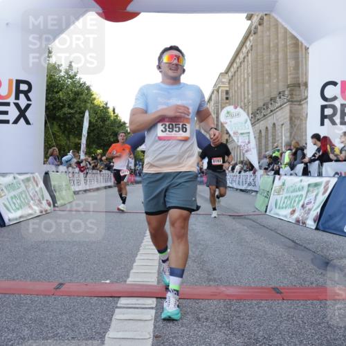 06.09.2026 - CURREX Alsterlauf Yannick Fuchs http://msf.ph/oto/10139236 06.09.2026 09:45:53 Ziel 2054, 3956, 4341, 4721, 4828, 5123, 6072, 6113, 6186, 8193 meine-sportfotos.de