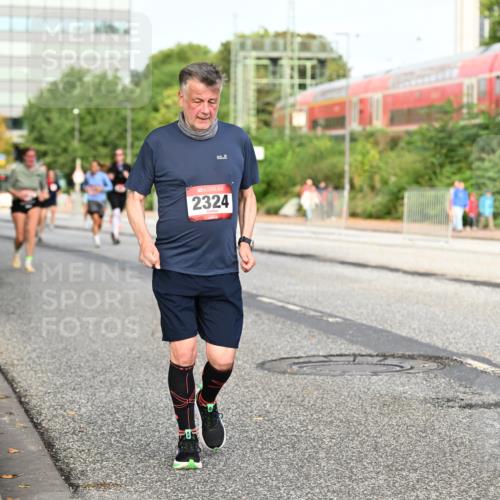 06.09.2026 - CURREX Alsterlauf Dr. Thomas Lammeyer http://msf.ph/oto/10139287 06.09.2026 10:06:13 Laufen 2324 meine-sportfotos.de