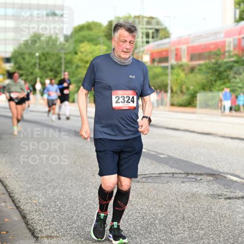 06.09.2026 - CURREX Alsterlauf Dr. Thomas Lammeyer http://msf.ph/oto/10139291 06.09.2026 10:06:13 Laufen 2324 meine-sportfotos.de