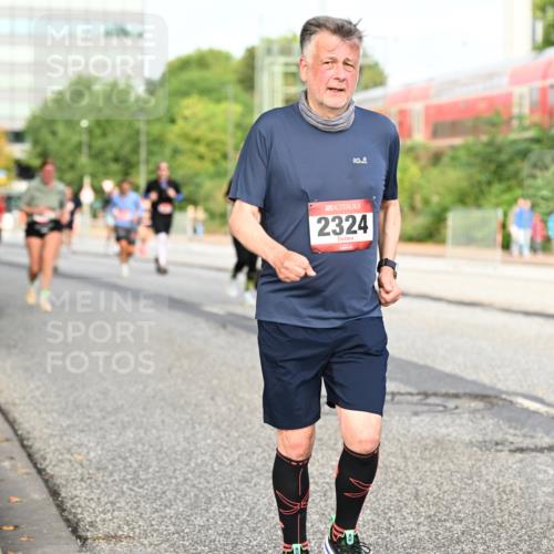 06.09.2026 - CURREX Alsterlauf Dr. Thomas Lammeyer http://msf.ph/oto/10139295 06.09.2026 10:06:13 Laufen 2324 meine-sportfotos.de
