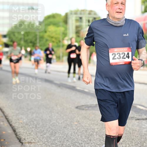 06.09.2026 - CURREX Alsterlauf Dr. Thomas Lammeyer http://msf.ph/oto/10139301 06.09.2026 10:06:14 Laufen 2324 meine-sportfotos.de