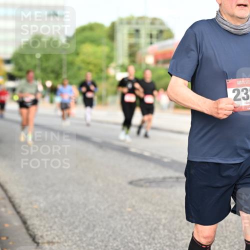 06.09.2026 - CURREX Alsterlauf Dr. Thomas Lammeyer http://msf.ph/oto/10139303 06.09.2026 10:06:14 Laufen 2324 meine-sportfotos.de