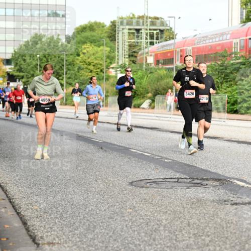 06.09.2026 - CURREX Alsterlauf Dr. Thomas Lammeyer http://msf.ph/oto/10139317 06.09.2026 10:06:16 Laufen 4959, 239, 3426, 4710 meine-sportfotos.de