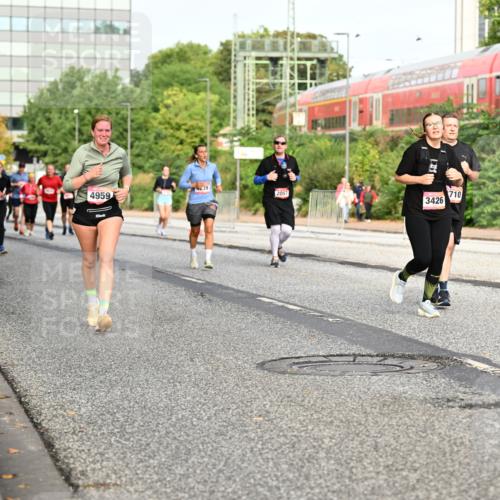 06.09.2026 - CURREX Alsterlauf Dr. Thomas Lammeyer http://msf.ph/oto/10139322 06.09.2026 10:06:17 Laufen 4959, 2057, 3426, 710 meine-sportfotos.de