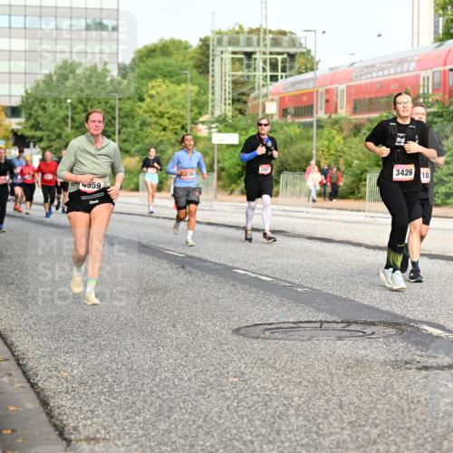 06.09.2026 - CURREX Alsterlauf Dr. Thomas Lammeyer http://msf.ph/oto/10139324 06.09.2026 10:06:17 Laufen 2057, 3426, 39, 10, 4359 meine-sportfotos.de