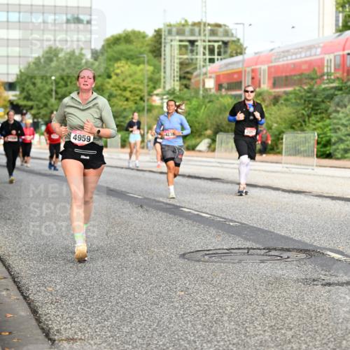 06.09.2026 - CURREX Alsterlauf Dr. Thomas Lammeyer http://msf.ph/oto/10139335 06.09.2026 10:06:18 Laufen 2057, 4235, 3426, 4959, 4710 meine-sportfotos.de