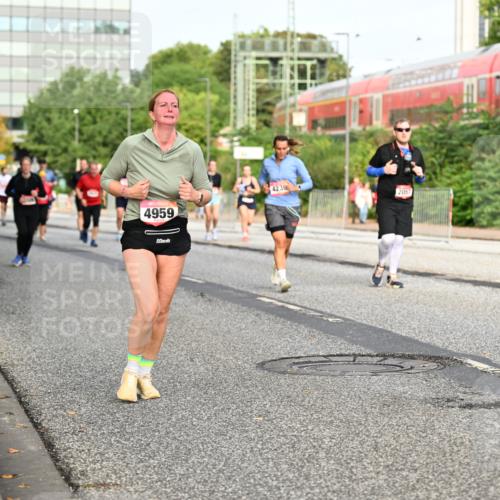 06.09.2026 - CURREX Alsterlauf Dr. Thomas Lammeyer http://msf.ph/oto/10139343 06.09.2026 10:06:18 Laufen 4239, 2057, 4959 meine-sportfotos.de