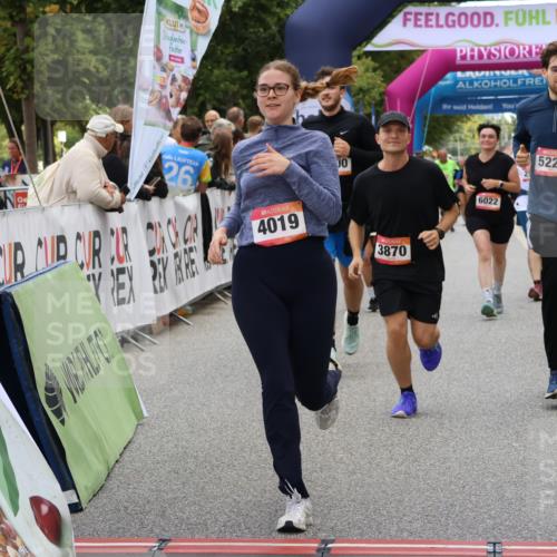 06.09.2026 - CURREX Alsterlauf Strokosch-Dieckow http://msf.ph/oto/10139347 06.09.2026 10:15:44 Ziel 1003, 2408, 2558, 2559, 3741, 3870, 4600, 4926, 5221, 6022, 6097, 6336 meine-sportfotos.de