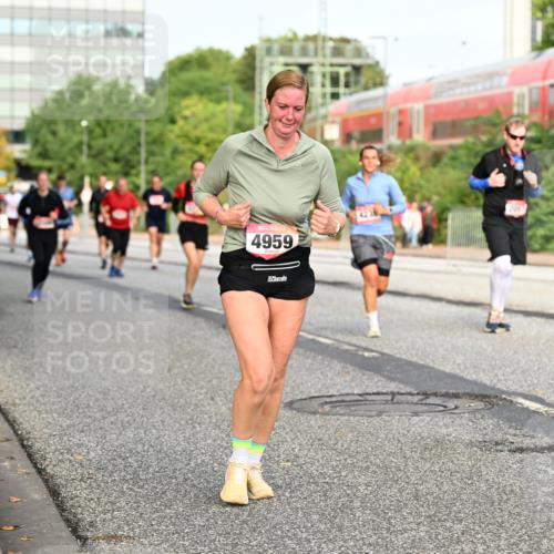 06.09.2026 - CURREX Alsterlauf Dr. Thomas Lammeyer http://msf.ph/oto/10139351 06.09.2026 10:06:19 Laufen 4959, 42 meine-sportfotos.de