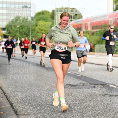 06.09.2026 - CURREX Alsterlauf Dr. Thomas Lammeyer http://msf.ph/oto/10139352 06.09.2026 10:06:19 Laufen 4959 meine-sportfotos.de