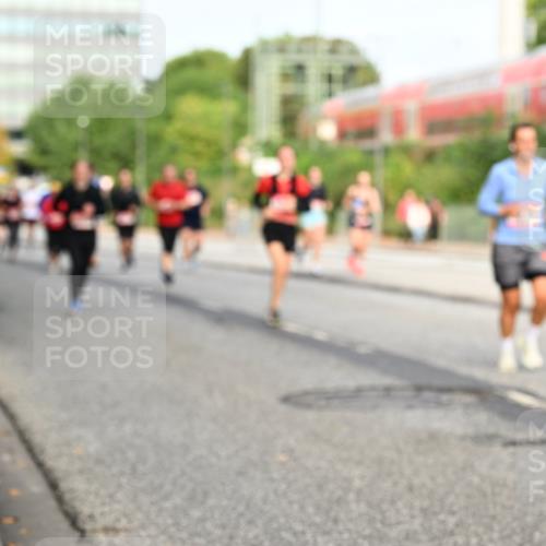 06.09.2026 - CURREX Alsterlauf Dr. Thomas Lammeyer http://msf.ph/oto/10139369 06.09.2026 10:06:21 Laufen  meine-sportfotos.de