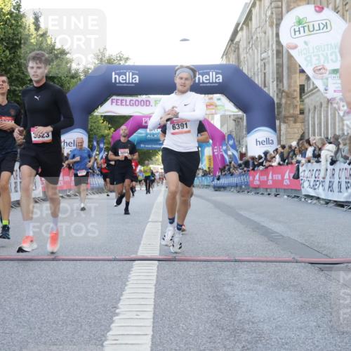 06.09.2026 - CURREX Alsterlauf Yannick Fuchs http://msf.ph/oto/10139384 06.09.2026 09:45:58 Ziel 2731, 2828, 3404, 3623, 3956, 4721, 4828, 5123, 5537, 6072, 6113, 6256, 6391, 8193 meine-sportfotos.de
