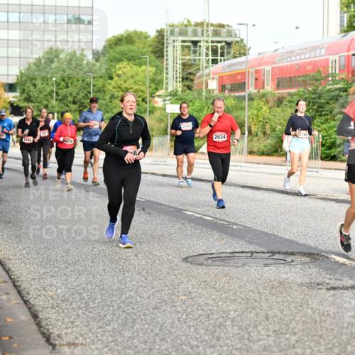 06.09.2026 - CURREX Alsterlauf Dr. Thomas Lammeyer http://msf.ph/oto/10139398 06.09.2026 10:06:24 Laufen 4697, 4166, 3213, 238, 2566, 2634, 278 meine-sportfotos.de