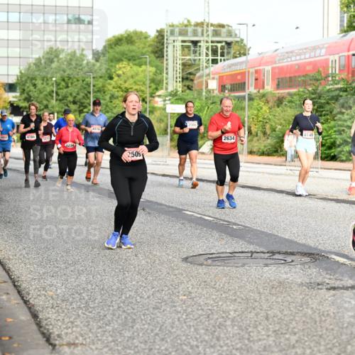 06.09.2026 - CURREX Alsterlauf Dr. Thomas Lammeyer http://msf.ph/oto/10139400 06.09.2026 10:06:24 Laufen 4697, 4855, 4166, 2840, 3213, 4238, 4816, 2509, 2566, 8149, 2634, 3278 meine-sportfotos.de