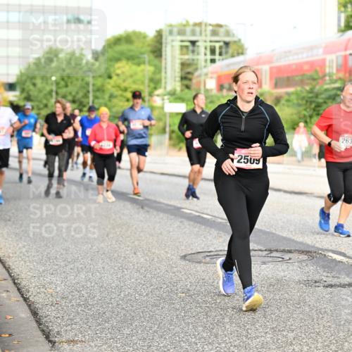 06.09.2026 - CURREX Alsterlauf Dr. Thomas Lammeyer http://msf.ph/oto/10139419 06.09.2026 10:06:26 Laufen 2509, 2634 meine-sportfotos.de