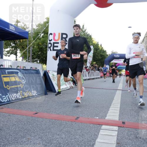 06.09.2026 - CURREX Alsterlauf Yannick Fuchs http://msf.ph/oto/10139422 06.09.2026 09:45:59 Ziel 2731, 2828, 3404, 3623, 4721, 4828, 5537, 6072, 6256, 6391, 8193 meine-sportfotos.de