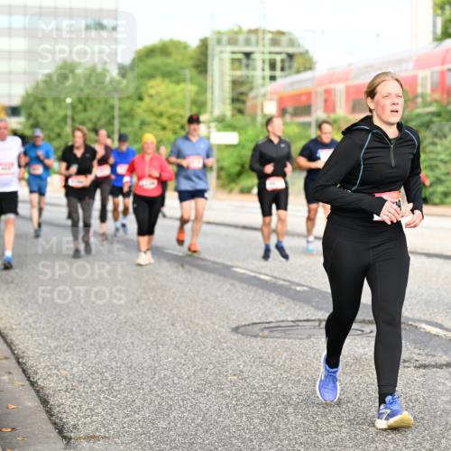 06.09.2026 - CURREX Alsterlauf Dr. Thomas Lammeyer http://msf.ph/oto/10139424 06.09.2026 10:06:26 Laufen 2634 meine-sportfotos.de