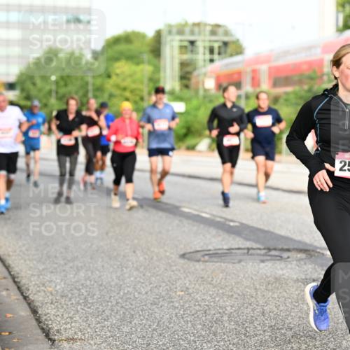 06.09.2026 - CURREX Alsterlauf Dr. Thomas Lammeyer http://msf.ph/oto/10139429 06.09.2026 10:06:26 Laufen 2509, 26 meine-sportfotos.de